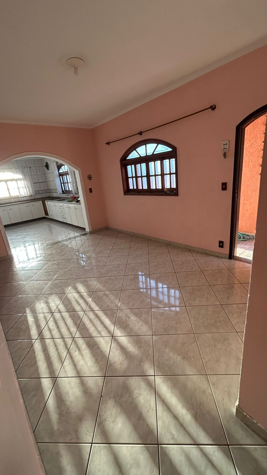 Sobrado(125m²) 03 Dormitórios sendo 02 suítes, 01 vaga