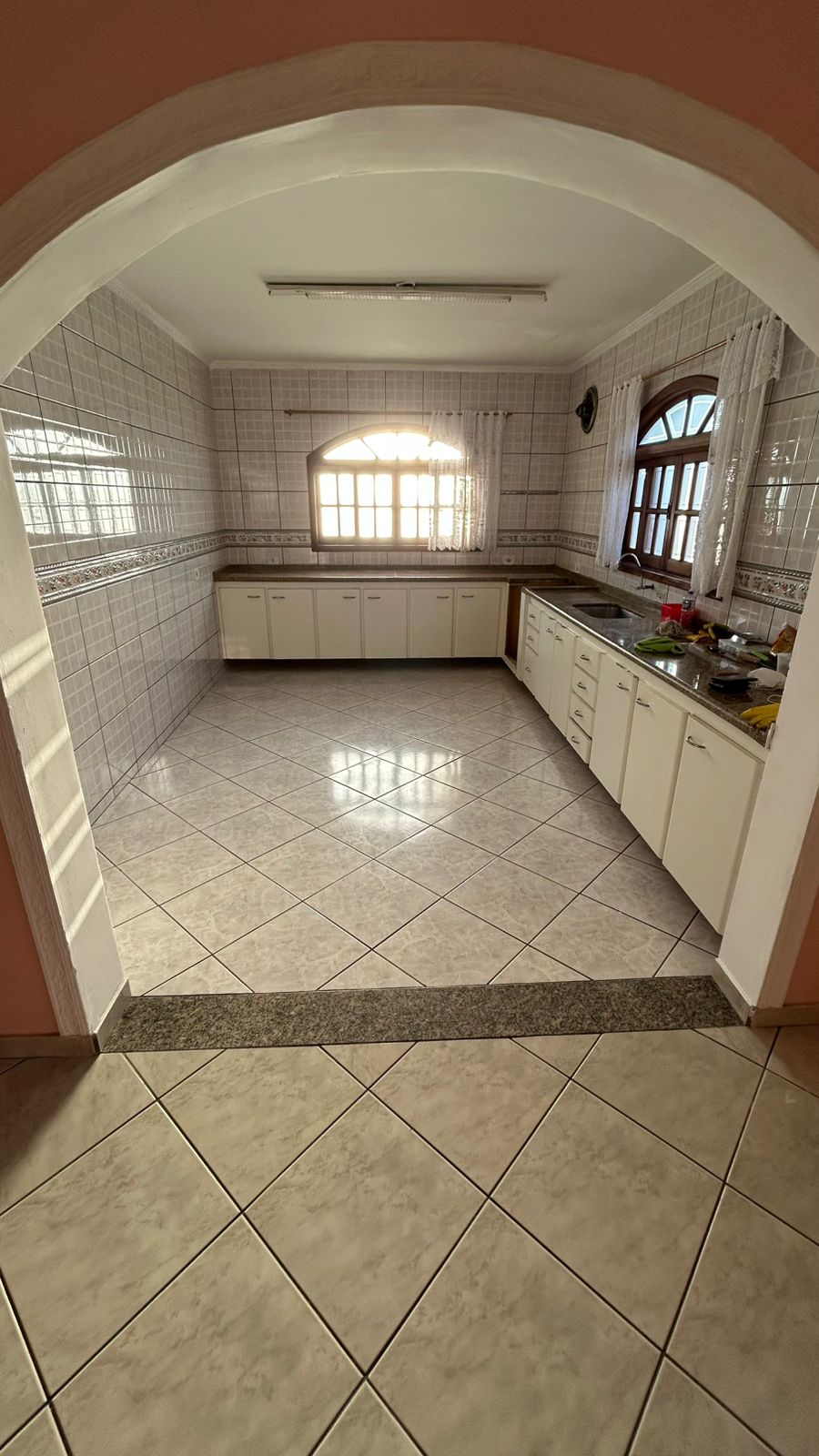 Sobrado(125m²) 03 Dormitórios sendo 02 suítes, 01 vaga