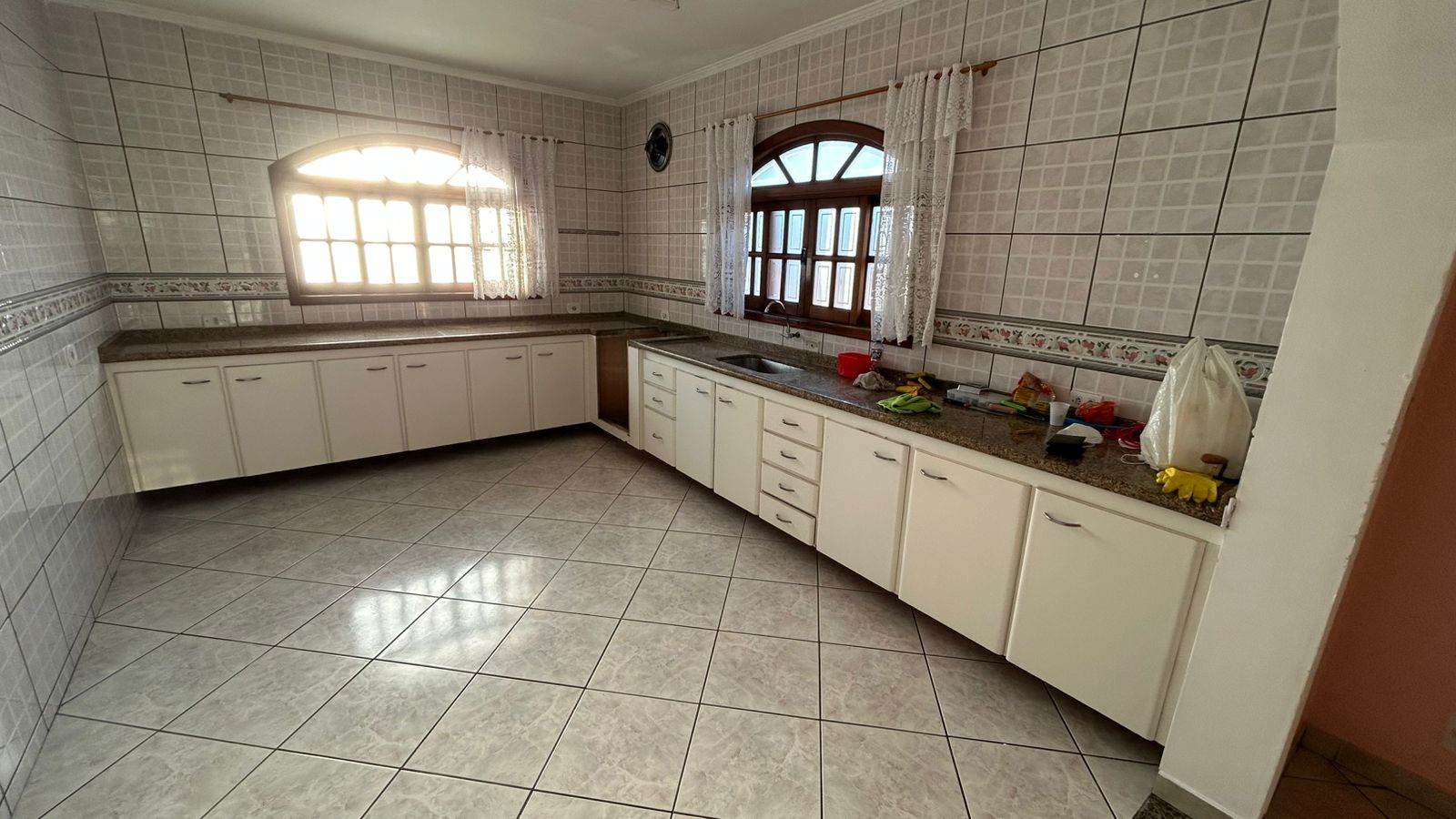 Sobrado(125m²) 03 Dormitórios sendo 02 suítes, 01 vaga