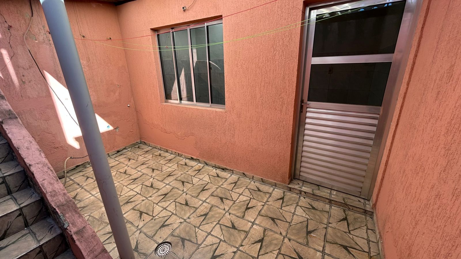 Sobrado(125m²) 03 Dormitórios sendo 02 suítes, 01 vaga