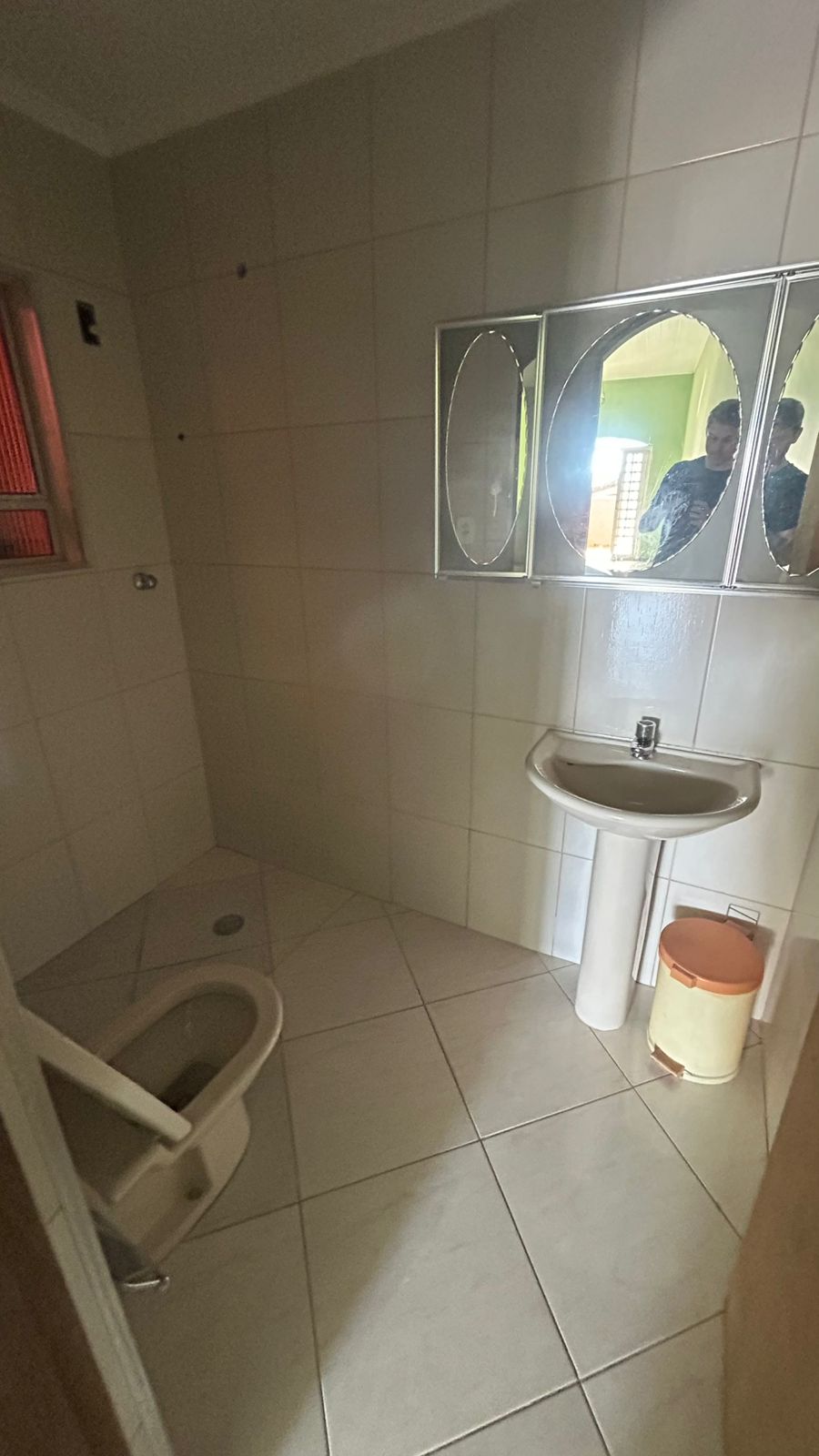 Sobrado(125m²) 03 Dormitórios sendo 02 suítes, 01 vaga