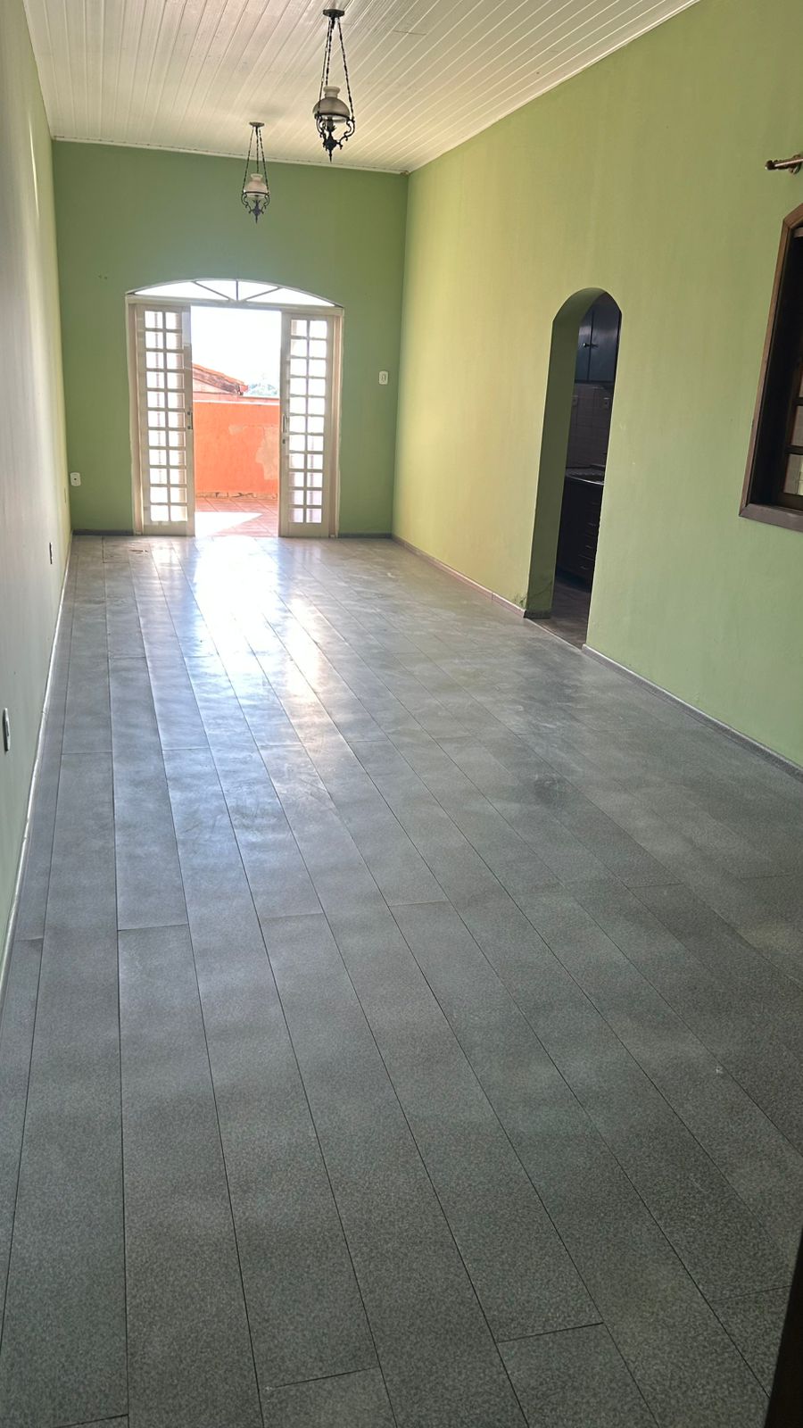 Sobrado(125m²) 03 Dormitórios sendo 02 suítes, 01 vaga