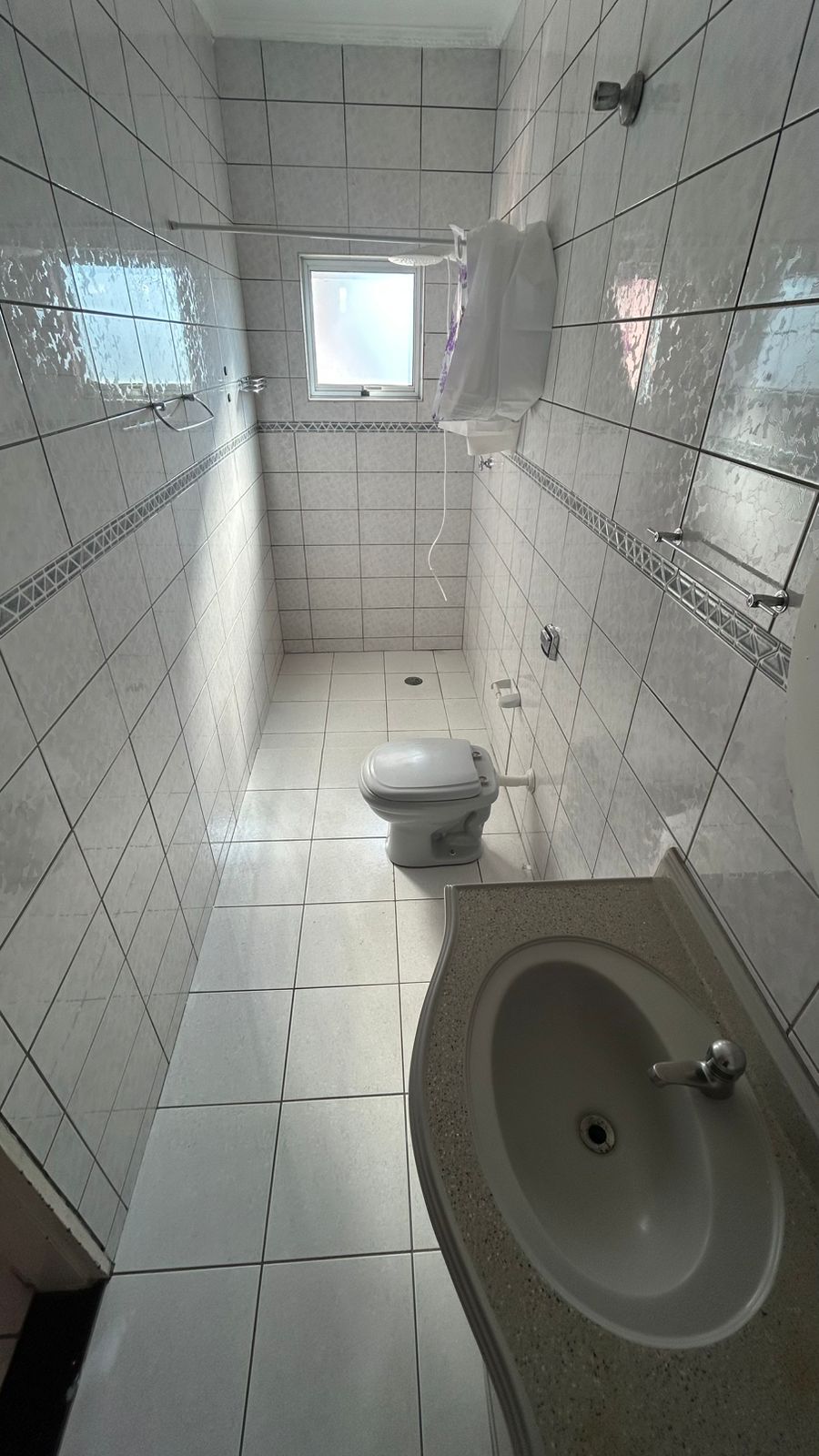 Sobrado(125m²) 03 Dormitórios sendo 02 suítes, 01 vaga