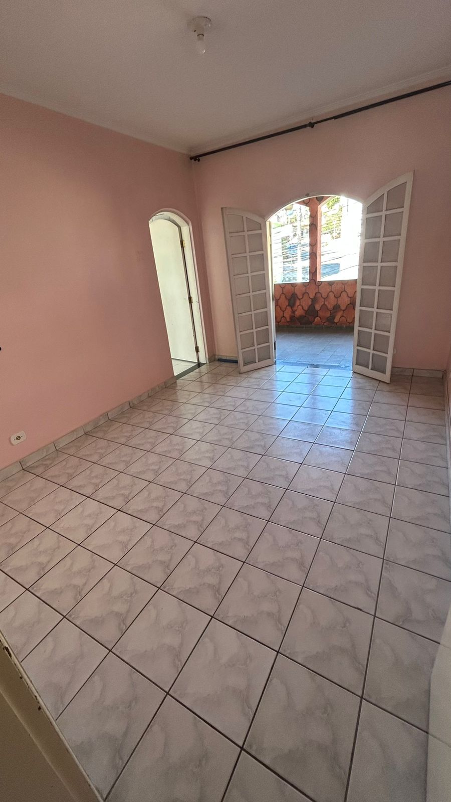 Sobrado(125m²) 03 Dormitórios sendo 02 suítes, 01 vaga