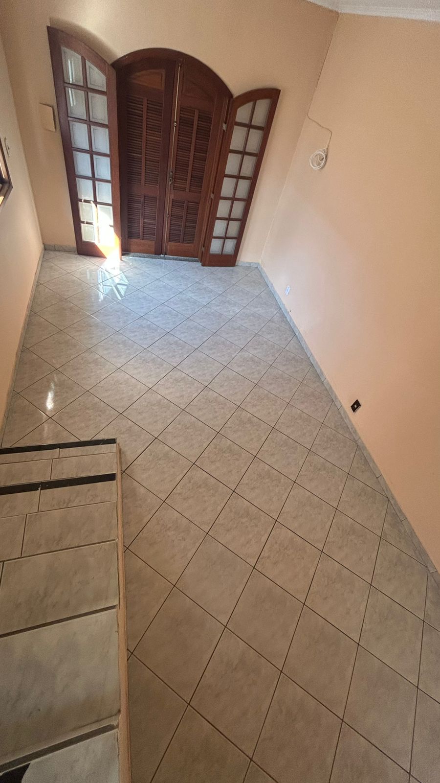 Sobrado(125m²) 03 Dormitórios sendo 02 suítes, 01 vaga