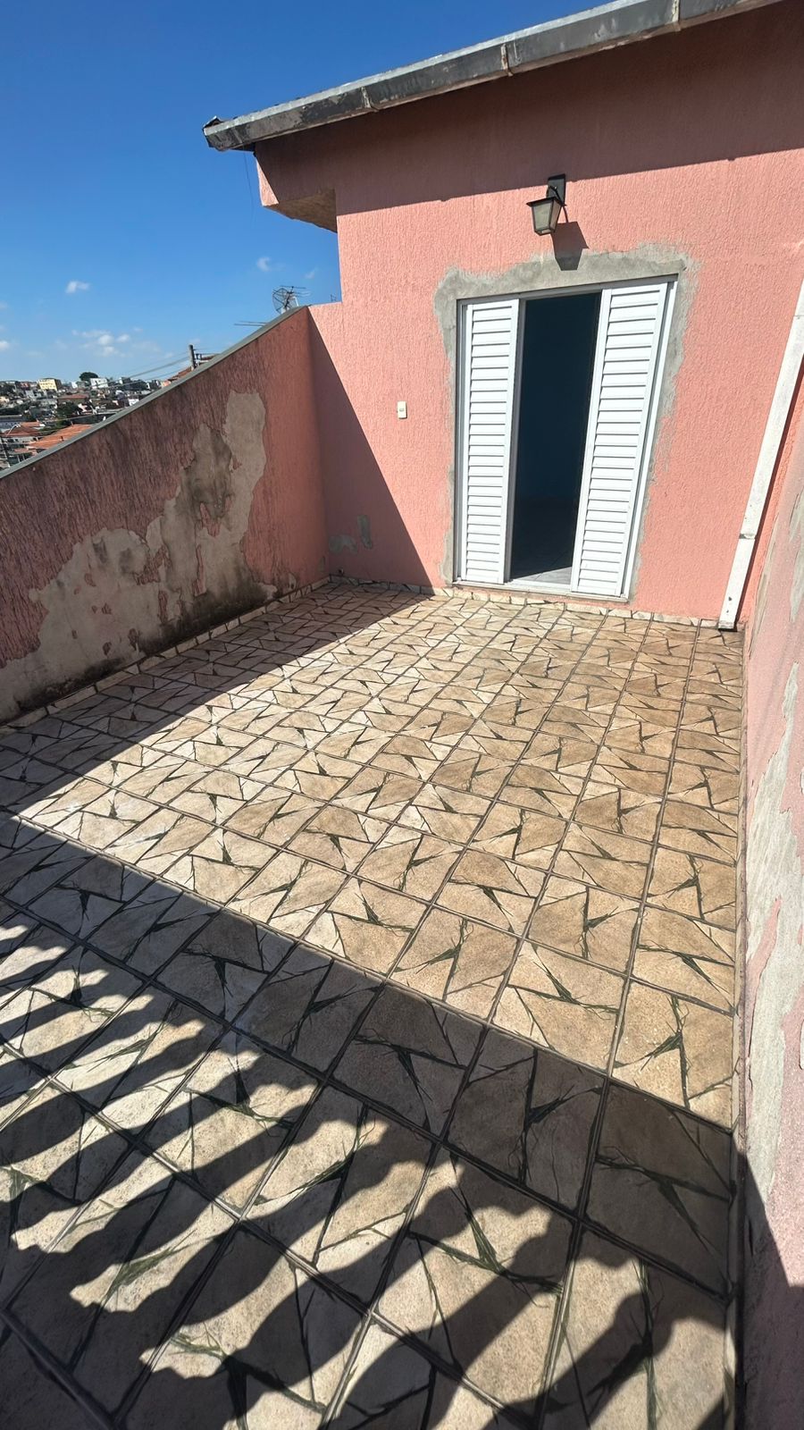 Sobrado(125m²) 03 Dormitórios sendo 02 suítes, 01 vaga
