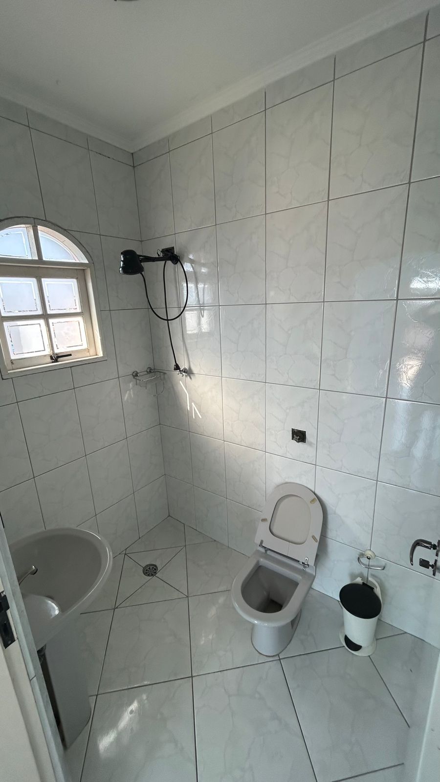 Sobrado(125m²) 03 Dormitórios sendo 02 suítes, 01 vaga