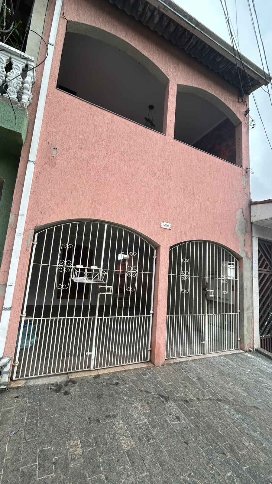 Sobrado(125m²) 03 Dormitórios sendo 02 suítes, 01 vaga