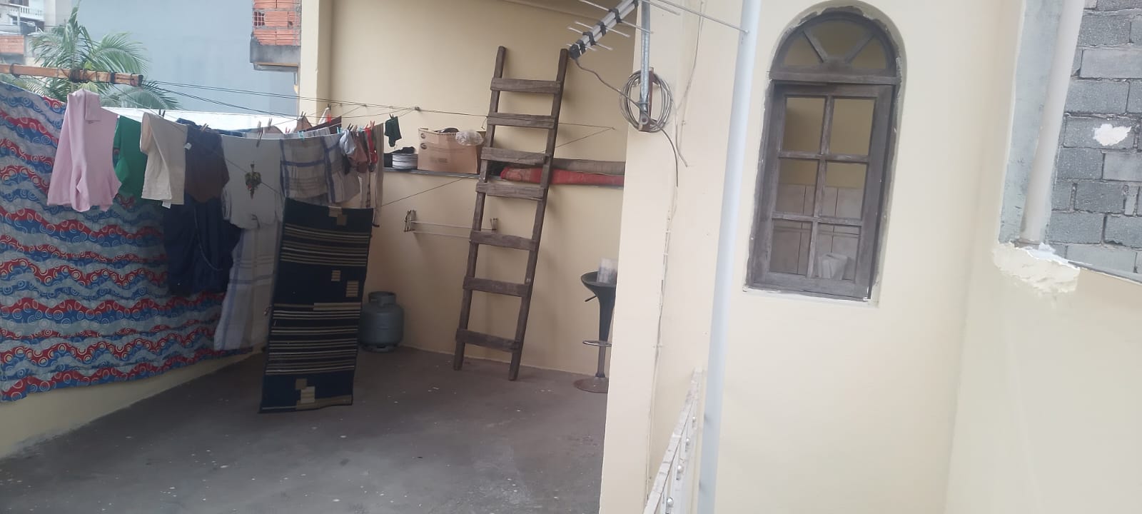 Sobrado pra renda com 03 casas (125m²) 03 vagas 