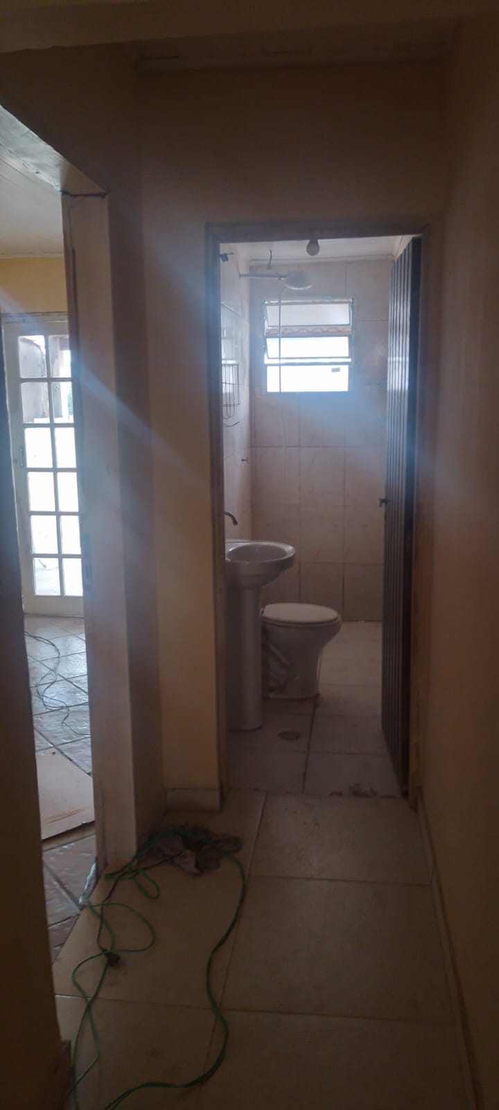 Sobrado pra renda com 03 casas (125m²) 03 vagas 