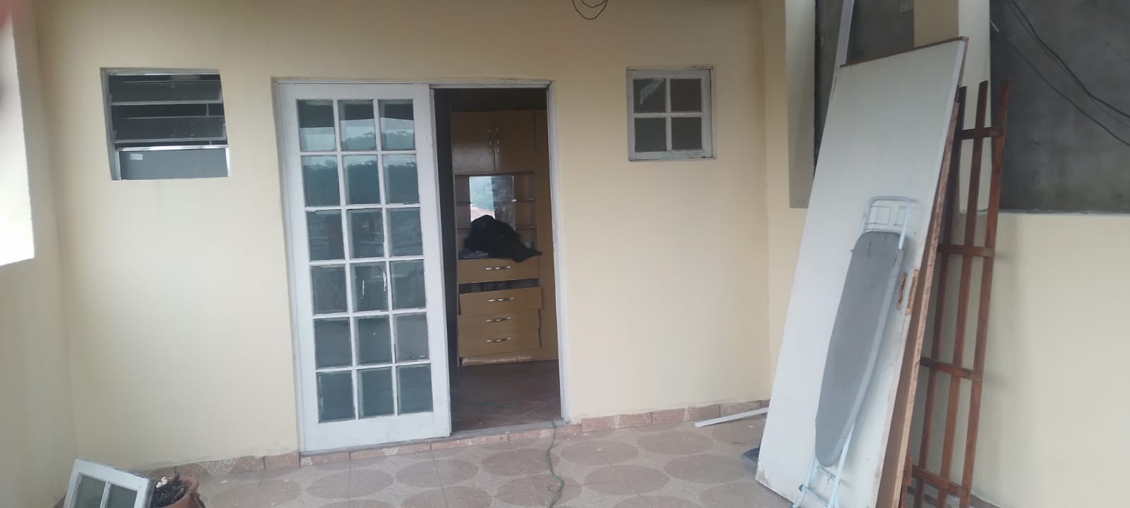 Sobrado pra renda com 03 casas (125m²) 03 vagas 