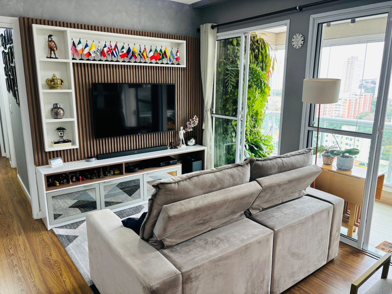 Apartamento (57m2) - 2 dorm (1 suíte)