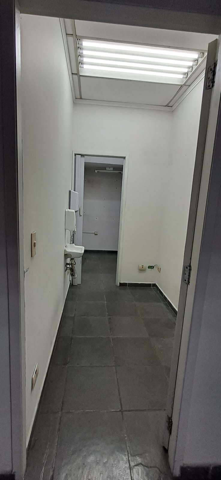 Sala Comercial para Locação – 180m² 