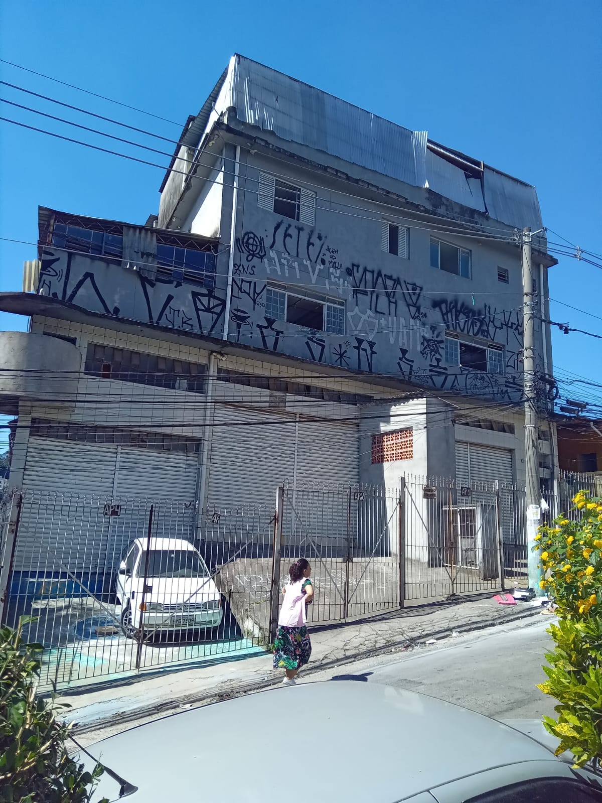Prédio Versátil com Grandes Oportunidades de Negócio e Moradia!