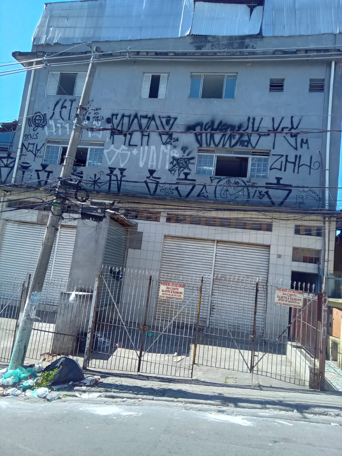 Prédio Versátil com Grandes Oportunidades de Negócio e Moradia!