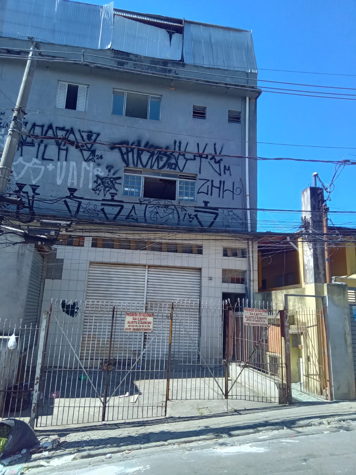 Prédio Versátil com Grandes Oportunidades de Negócio e Moradia!