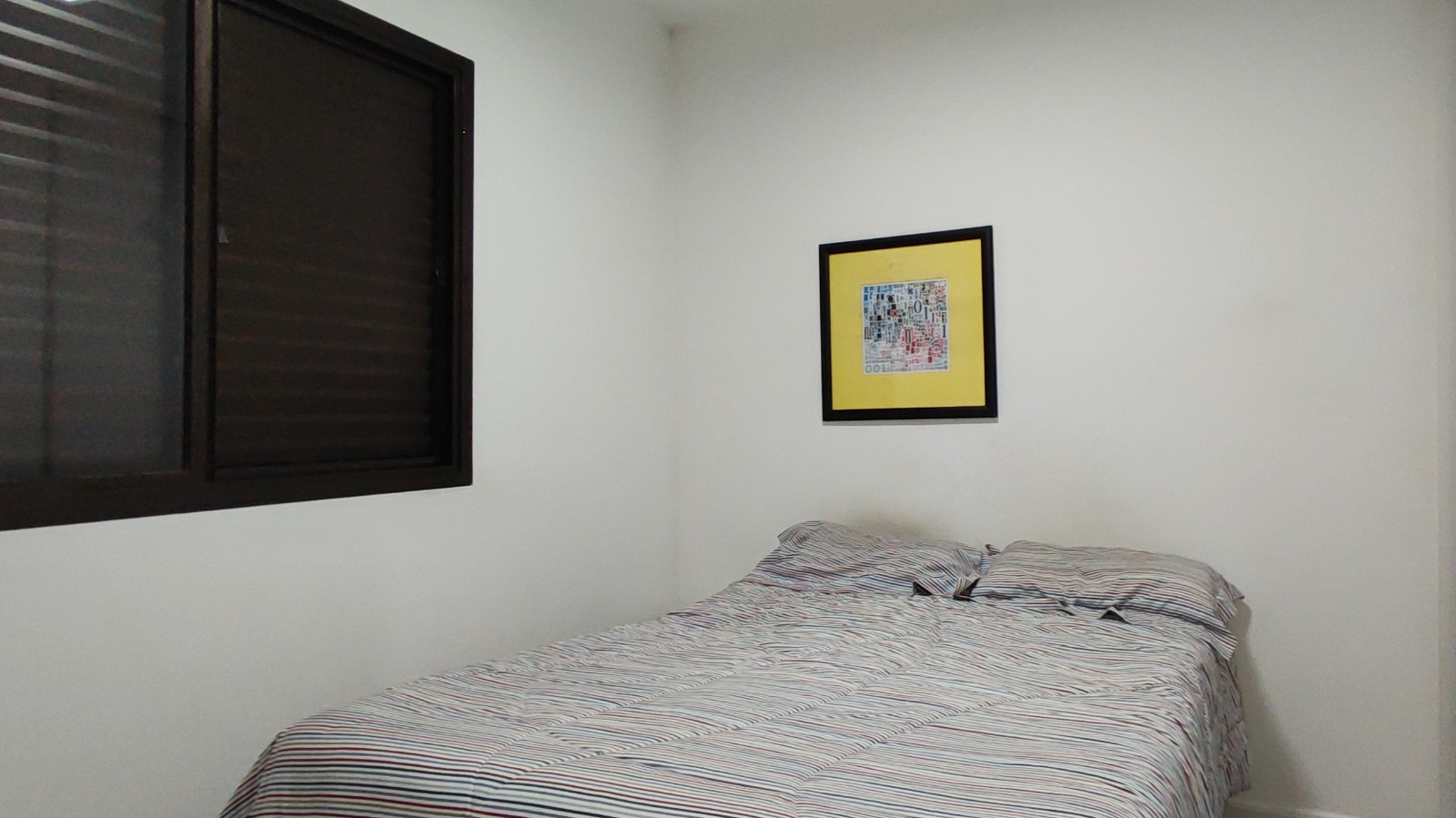 Apto 1 ou 2 Dorm  Living / Jantar Integrados, Área de Serviço c/ Opção de Vaga