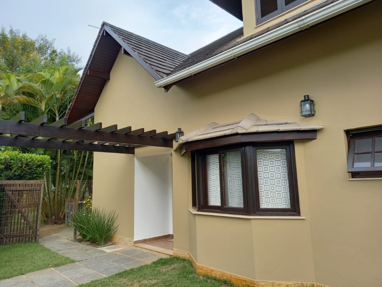 Vendo casa estilo europeu no condomínio Remanso do Paraíba. Campos dos Goytacazes, RJ.
