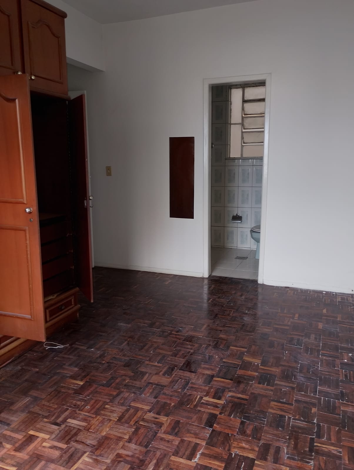 Apartamento com 3 quartos sendo 1 suíte no Edifício Salete