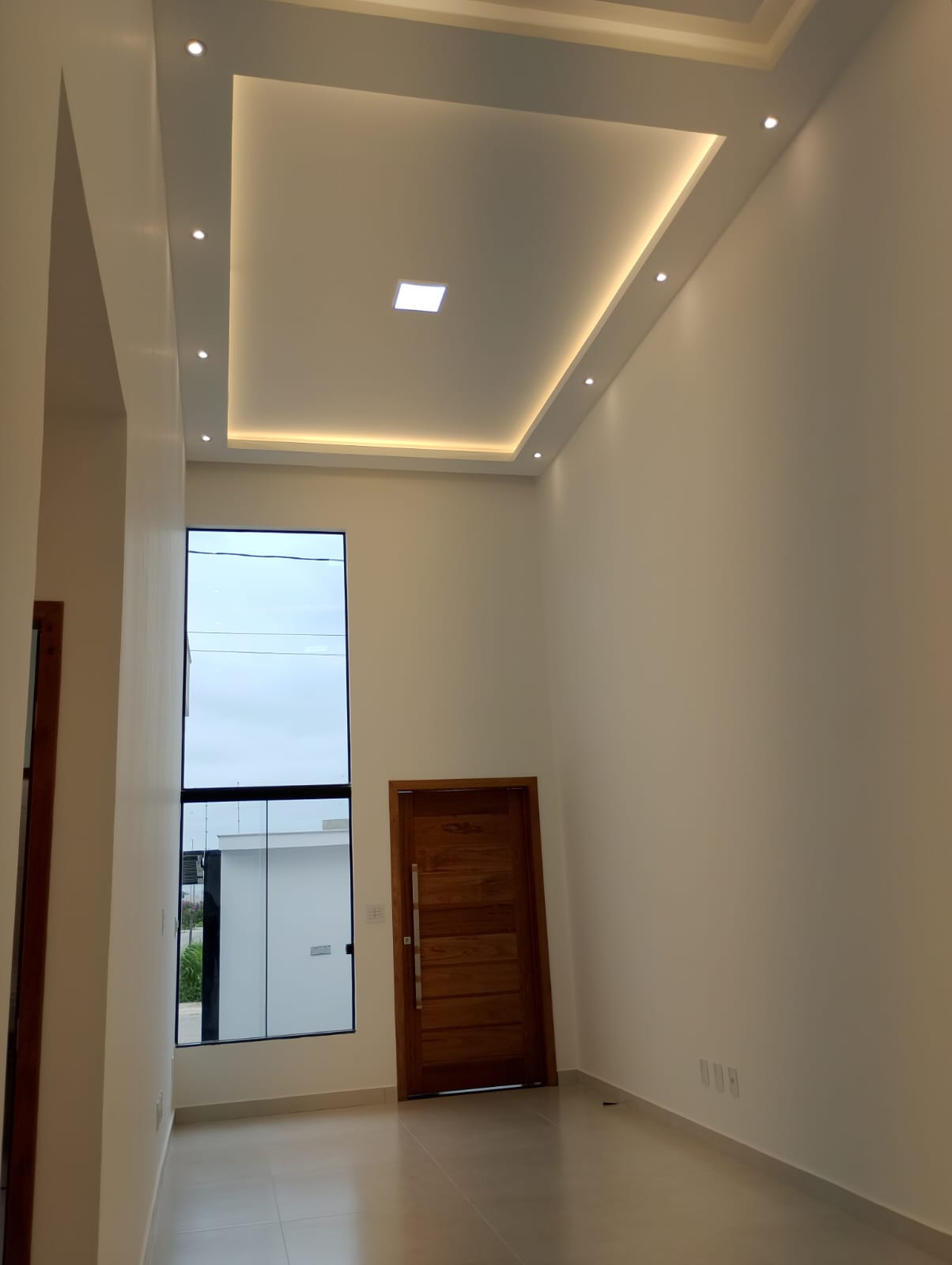 Casa sofisticada com espaço gourmet e materiais de alta qualidade