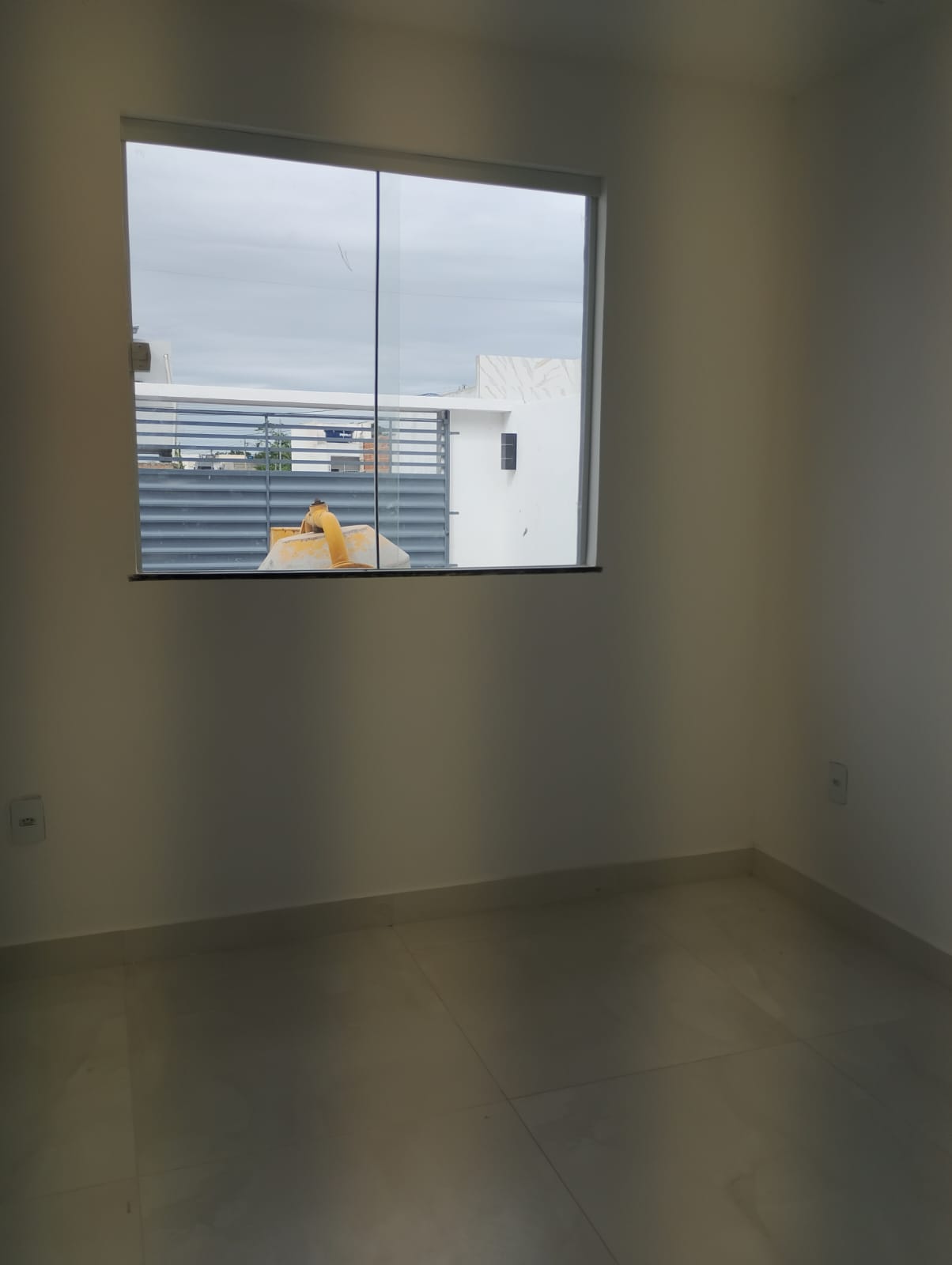 Casa linear com 2 suítes e área gourmet – Entrada facilitada