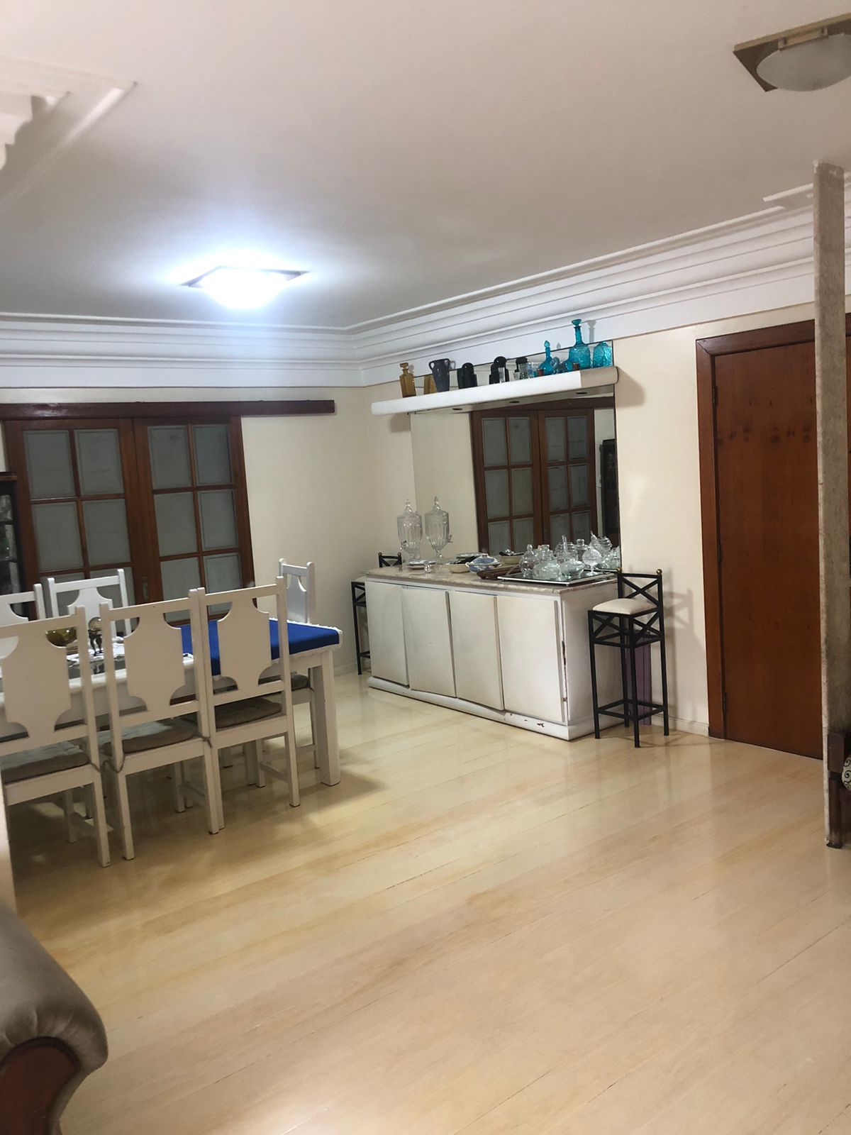 Apartamento em Condomínio com 3 Quartos