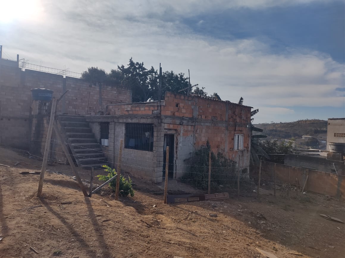 Lote a venda Bairro Santa Cecilia - Esmeraldas- MG.