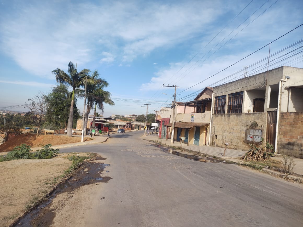 Lote a venda Bairro Santa Cecilia - Esmeraldas- MG.