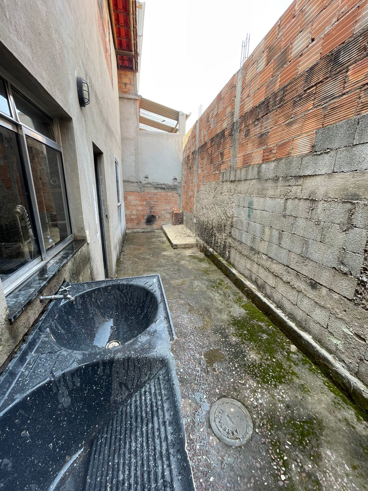 Ótimo imóvel a venda no bairro Fazenda Castro- Ribeirão das Neves - MG. 