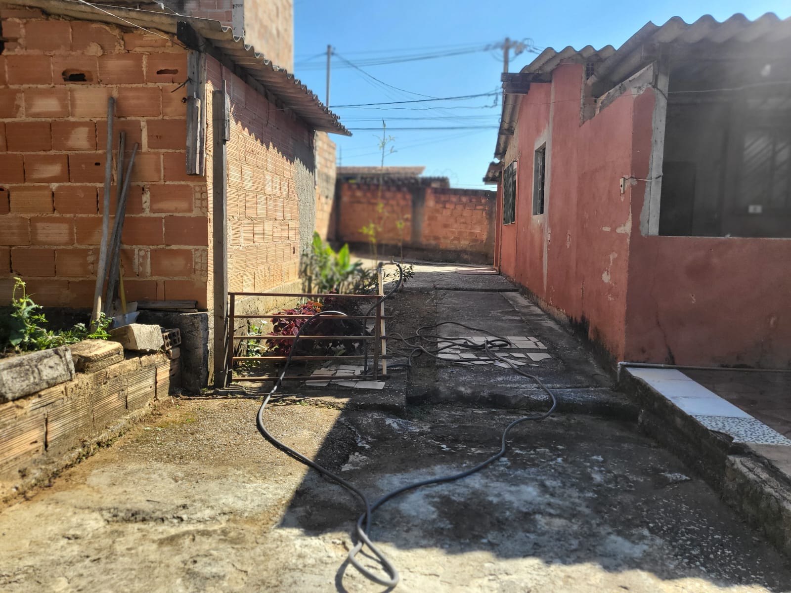 Casa a venda no Bairro Vale das Acácias - Ribeirão das Neves MG