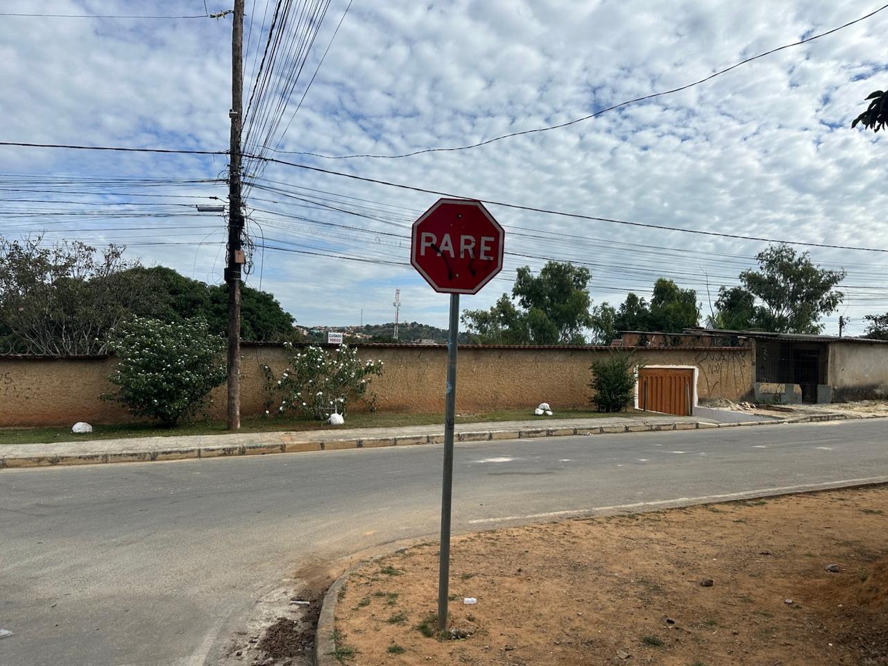 Ótima casa a venda no bairro San Genaro -Ribeirão das Neves -MG