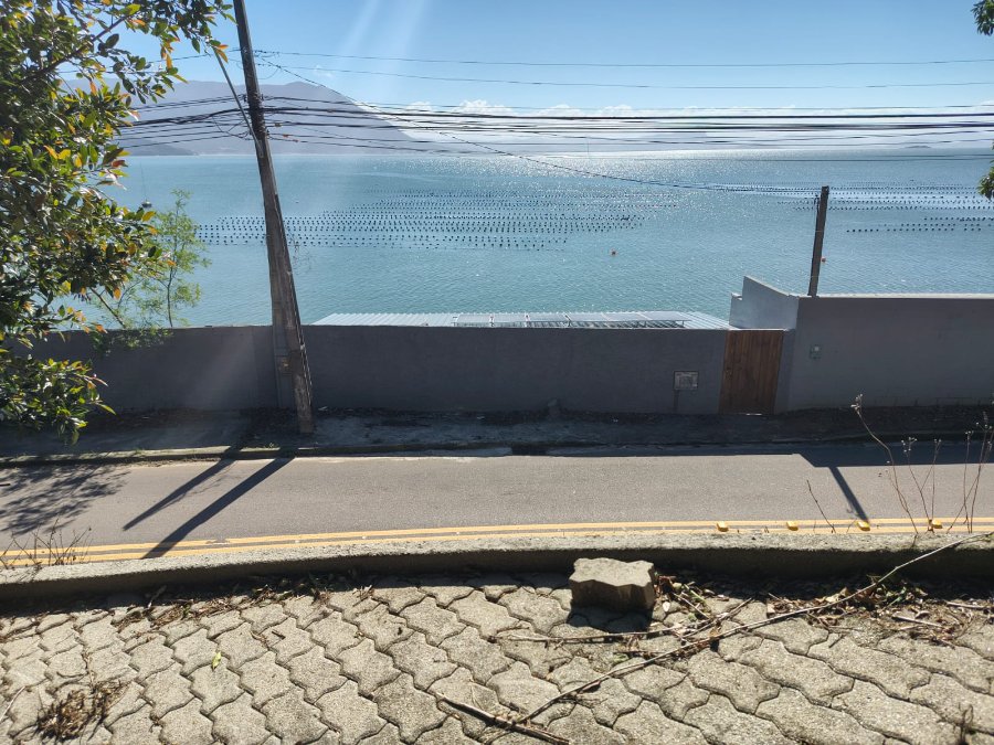 TERRENO COM VISTA FANTÁSTICA PARA O MAR — CAIACANGA