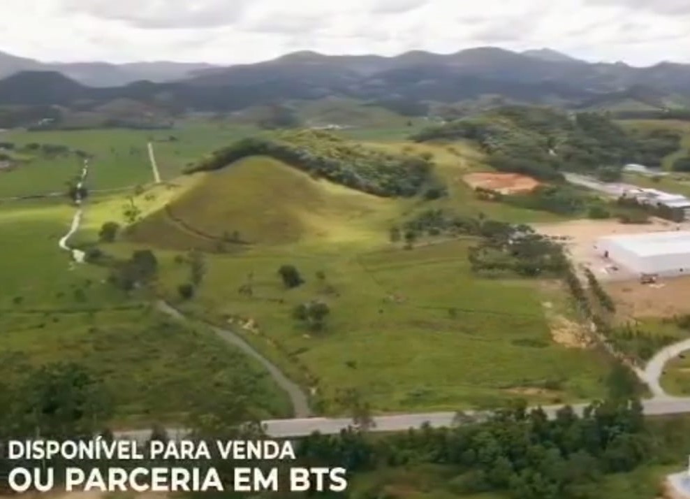 VENDO TERRENO COM AREA DE 173.885,81 M2, NA RODOVIA BR-282, KM 26, EM SANTO AMARO DA IMPERATRIZ, SC.
