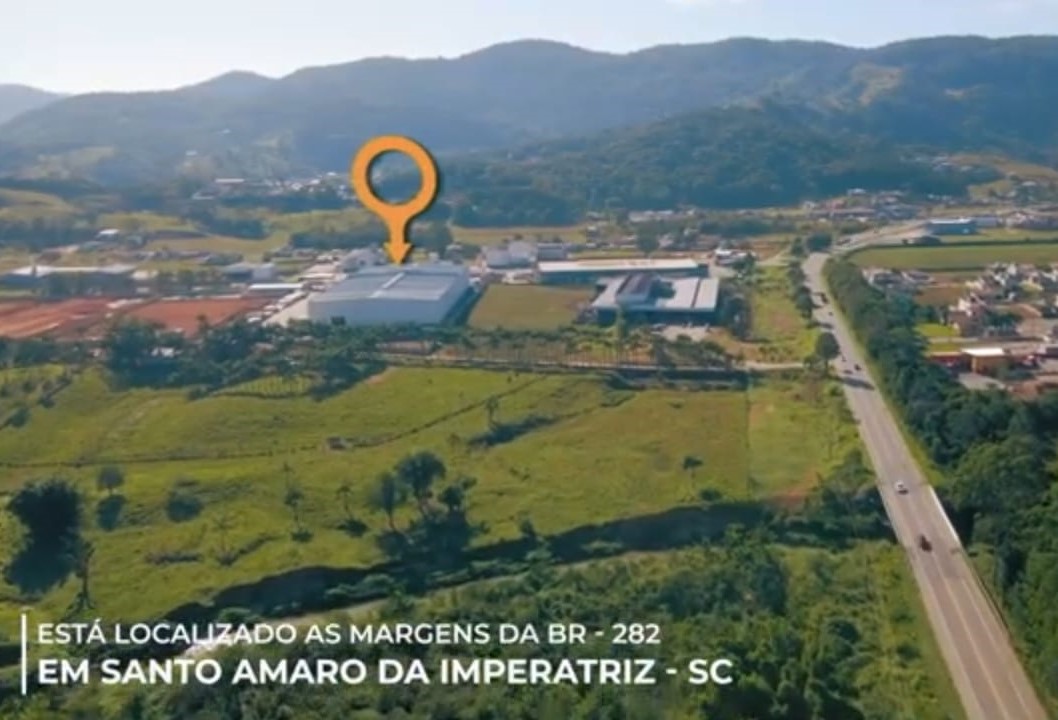NOVO CONDOMINIO  LOGISTICO DIFERLOG, GALPÕES PARA LOCAÇÃO, NA BR 282, EM SANTO AMARO DA IMPERATRIZ. O NOVO CONDOMÍNIO ESTÁ LOCALIZADO AS MARGENS DA BR-282, NO KM 26, EM SANTO AMARO DA IMPERATRIZ, SC, NUM TERRENO COM ÁREA TOTAL DE 45.000 M2.