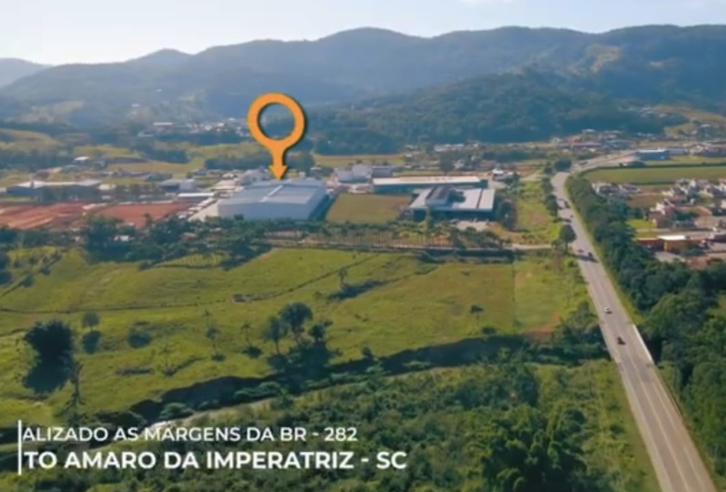 NOVO CONDOMINIO  LOGISTICO DIFERLOG, GALPÕES PARA LOCAÇÃO, NA BR 282, EM SANTO AMARO DA IMPERATRIZ. O NOVO CONDOMÍNIO ESTÁ LOCALIZADO AS MARGENS DA BR-282, NO KM 26, EM SANTO AMARO DA IMPERATRIZ, SC, NUM TERRENO COM ÁREA TOTAL DE 45.000 M2.