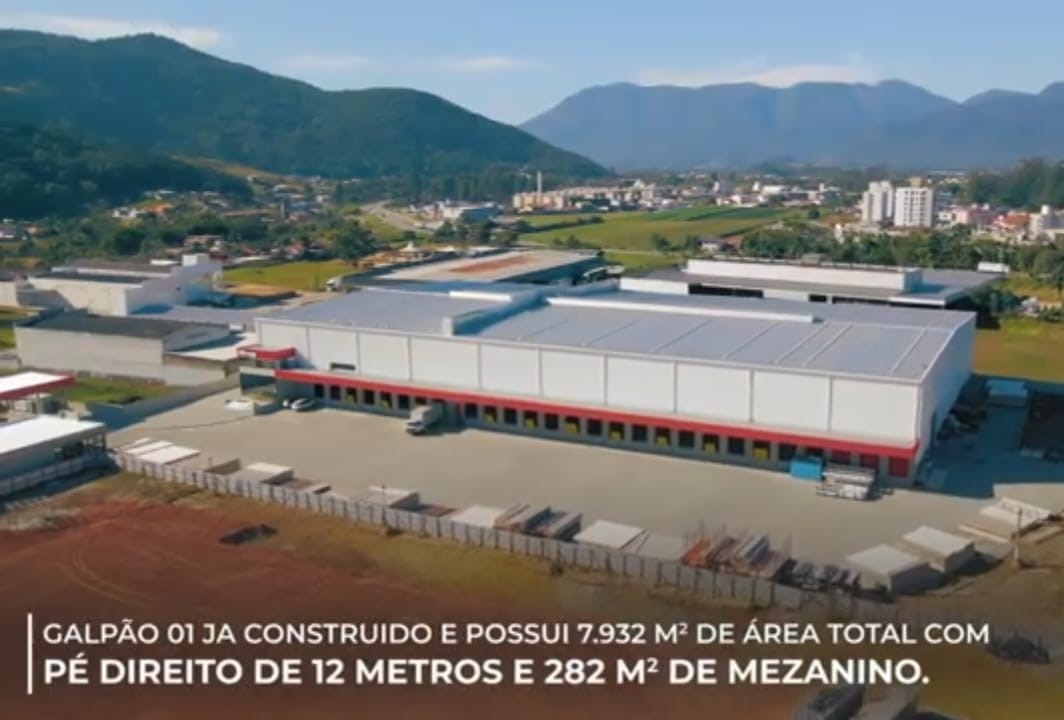NOVO CONDOMINIO  LOGISTICO DIFERLOG, GALPÕES PARA LOCAÇÃO, NA BR 282, EM SANTO AMARO DA IMPERATRIZ. O NOVO CONDOMÍNIO ESTÁ LOCALIZADO AS MARGENS DA BR-282, NO KM 26, EM SANTO AMARO DA IMPERATRIZ, SC, NUM TERRENO COM ÁREA TOTAL DE 45.000 M2.