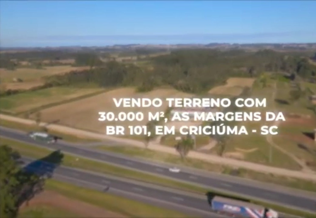 VENDO GALPÃO COM AREA DE 700 M2, EM TERRENO COM AREA DE 30.000 M2, NAS MARGENS DA BR-101 EM CRICIÚMA SC. Galpão de 700 M2 Medida do terreno:  50 m de frente X 600 m de profundidade.