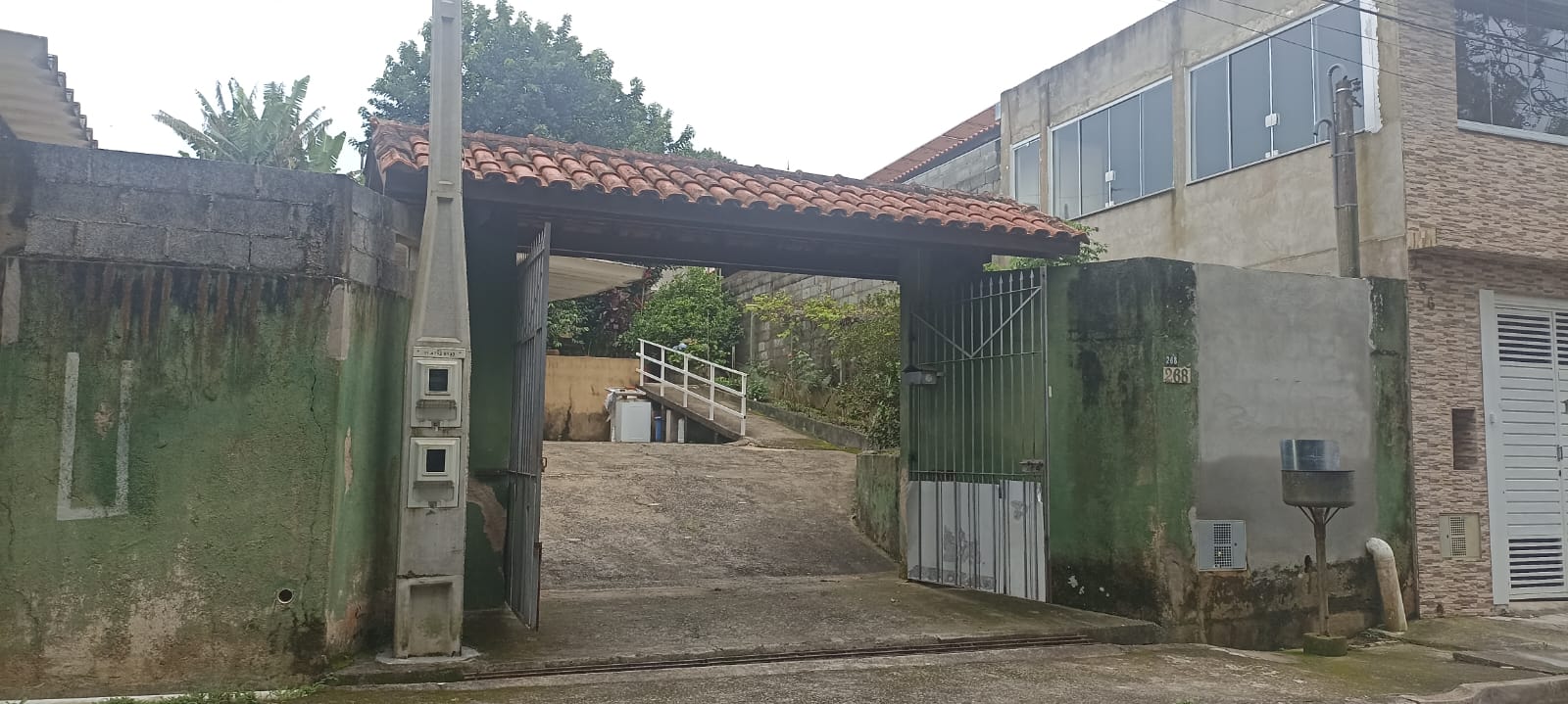 São Roque/SP,  Bairro  Maylasky/Bairro Jardim Caparelli.  TOPOGRAFIA ALTA . Rua Sem SAÍDA. Vizinhos Presentes, Solidários. Rua Segura Tranquila.