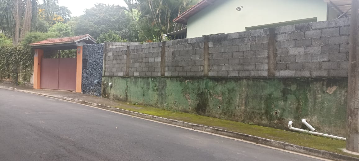 São Roque/SP,  Bairro  Maylasky/Bairro Jardim Caparelli.  TOPOGRAFIA ALTA . Rua Sem SAÍDA. Vizinhos Presentes, Solidários. Rua Segura Tranquila.