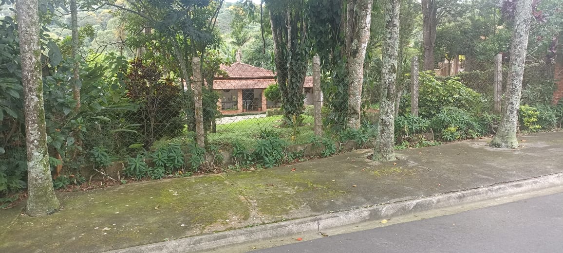 São Roque/SP,  Bairro  Maylasky/Bairro Jardim Caparelli.  TOPOGRAFIA ALTA . Rua Sem SAÍDA. Vizinhos Presentes, Solidários. Rua Segura Tranquila.