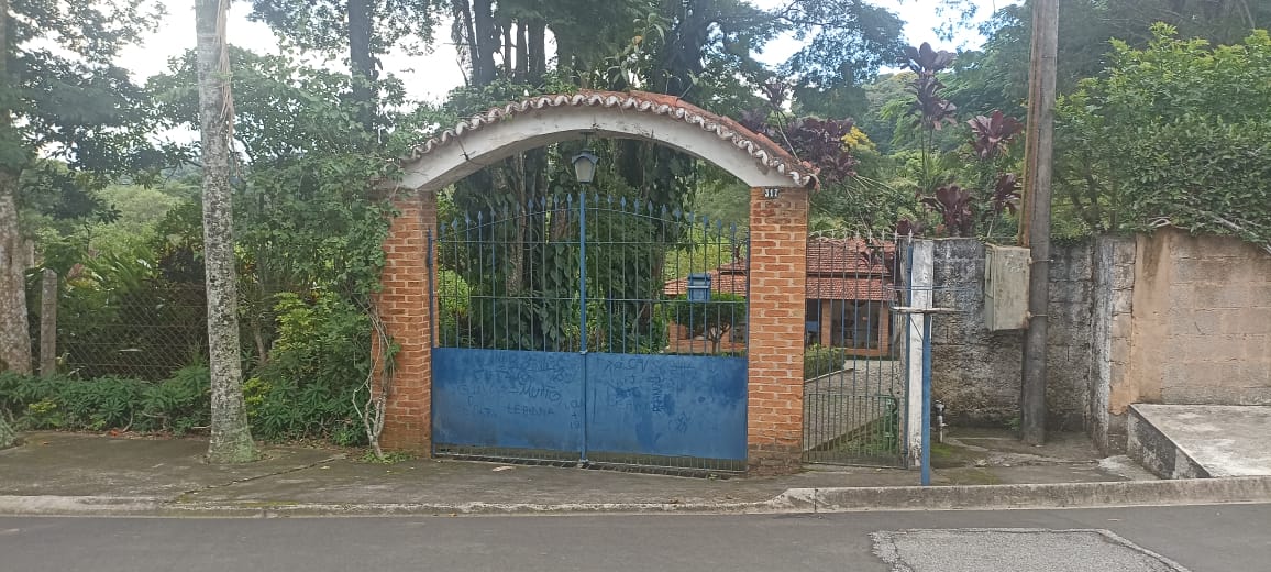São Roque/SP,  Bairro  Maylasky/Bairro Jardim Caparelli.  TOPOGRAFIA ALTA . Rua Sem SAÍDA. Vizinhos Presentes, Solidários. Rua Segura Tranquila.