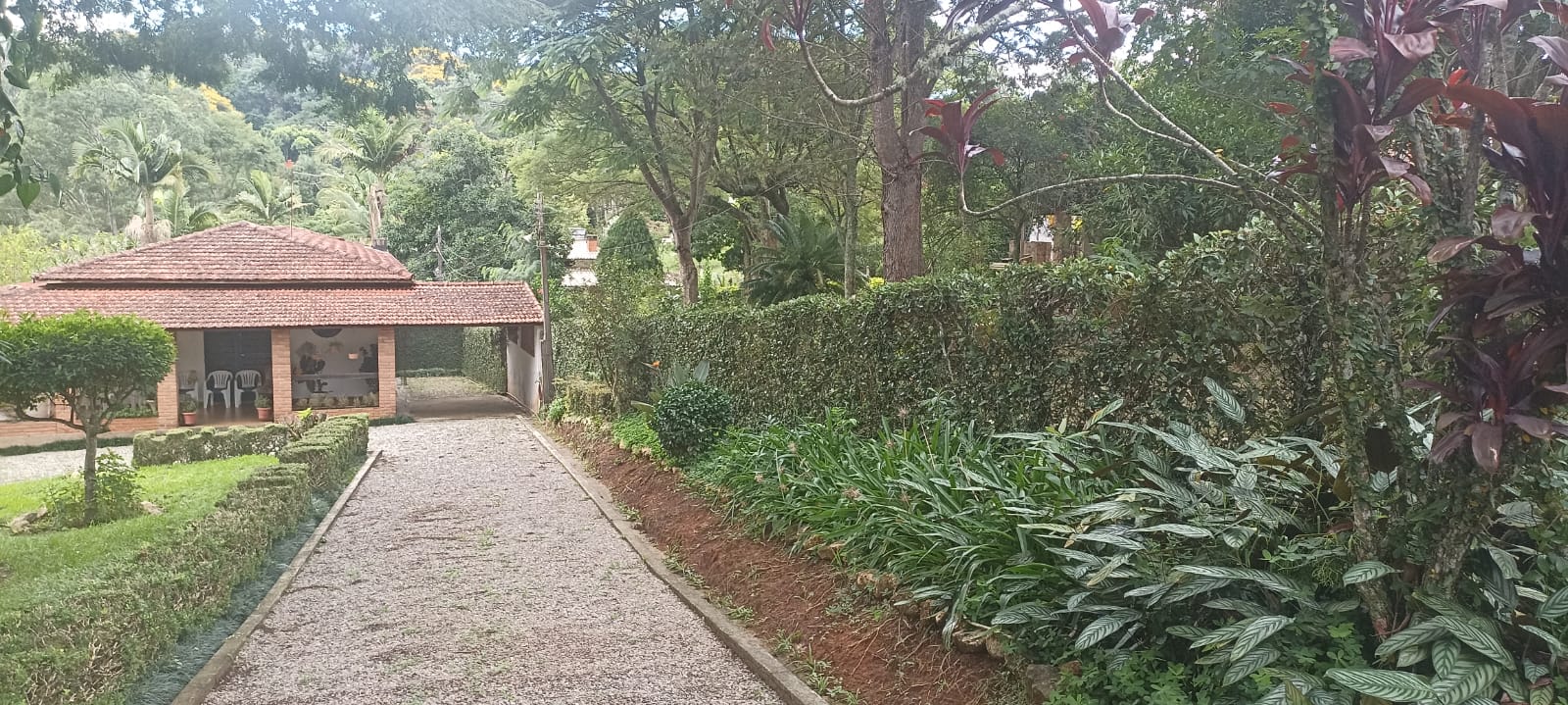 São Roque/SP,  Bairro  Maylasky/Bairro Jardim Caparelli.  TOPOGRAFIA ALTA . Rua Sem SAÍDA. Vizinhos Presentes, Solidários. Rua Segura Tranquila.