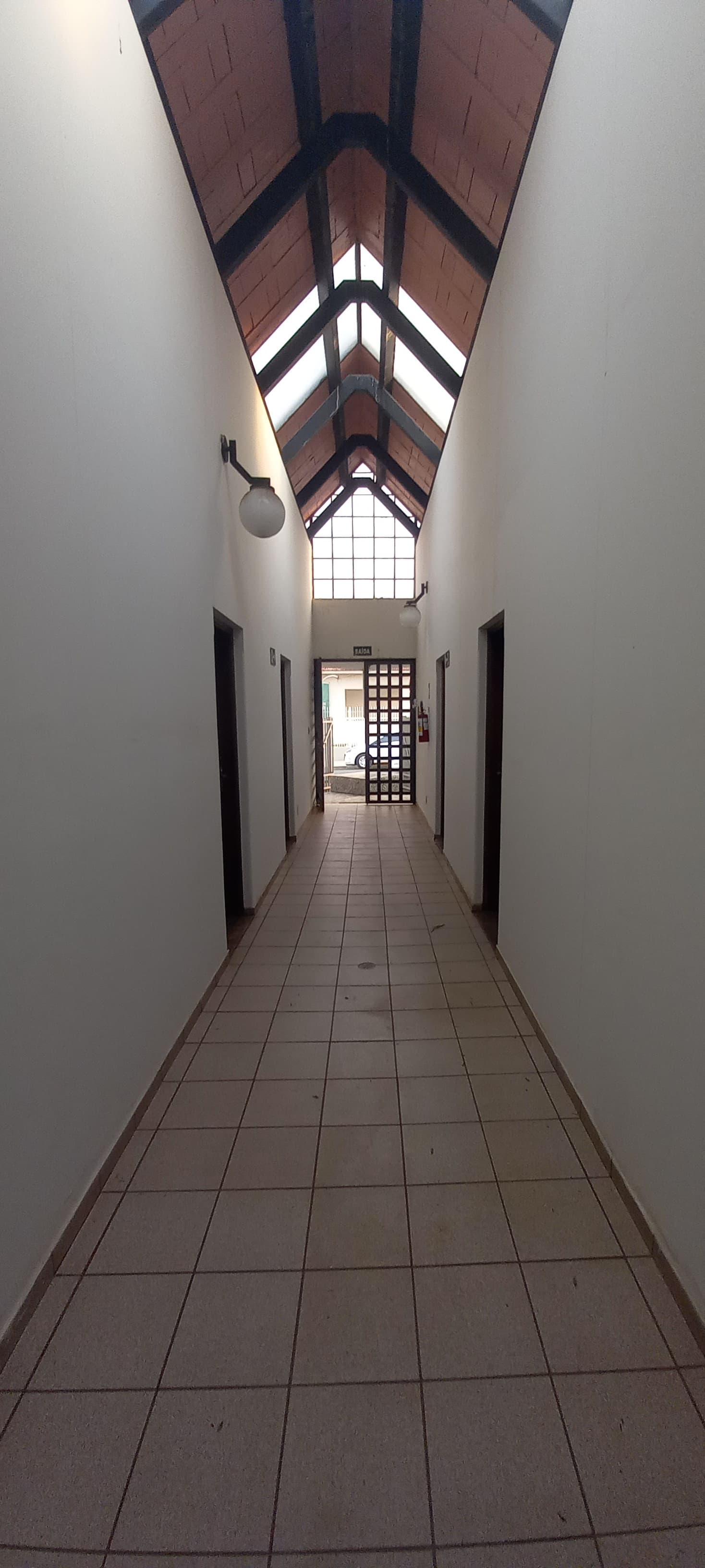 SALAS COMERCIAIS PARA LOCAÇÃO - CENTRO.