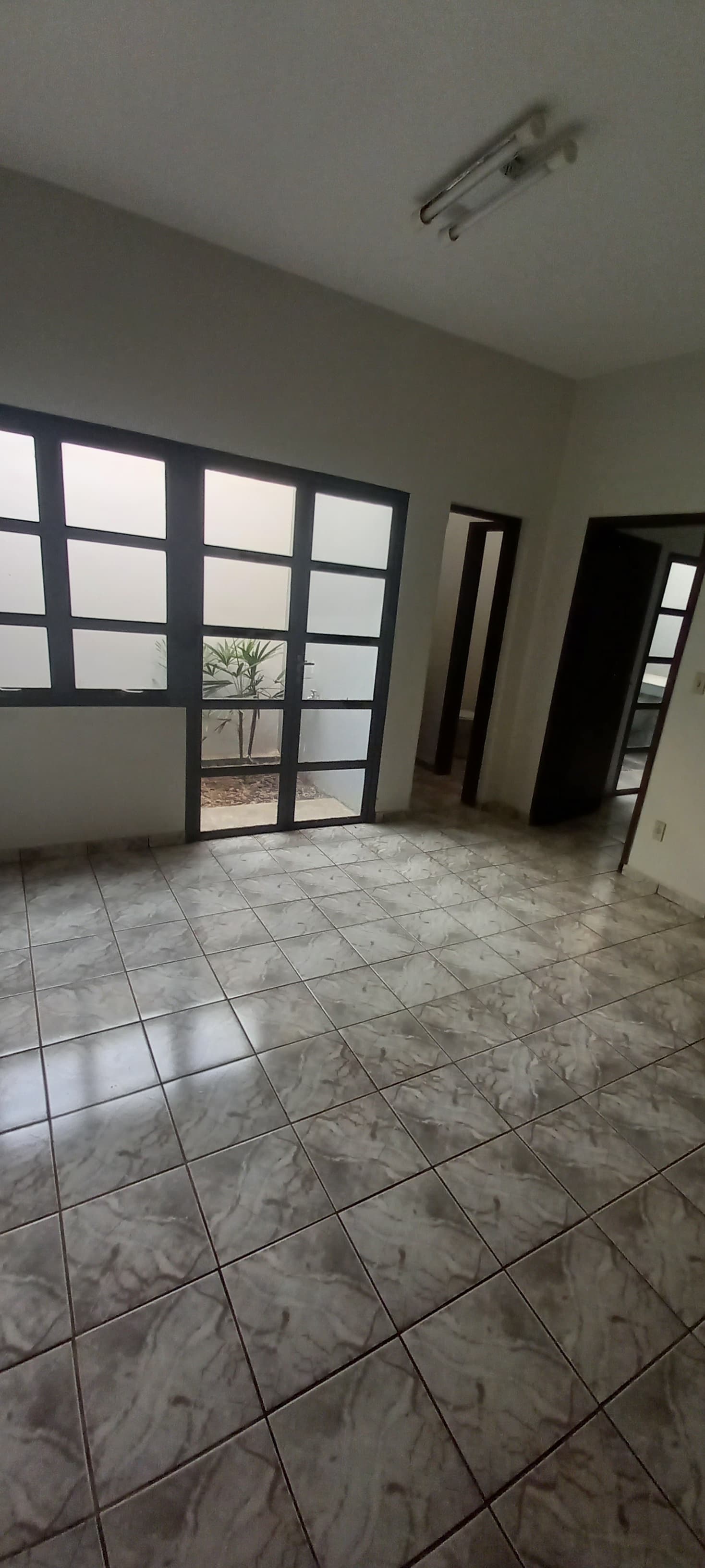 SALAS COMERCIAIS PARA LOCAÇÃO - CENTRO.