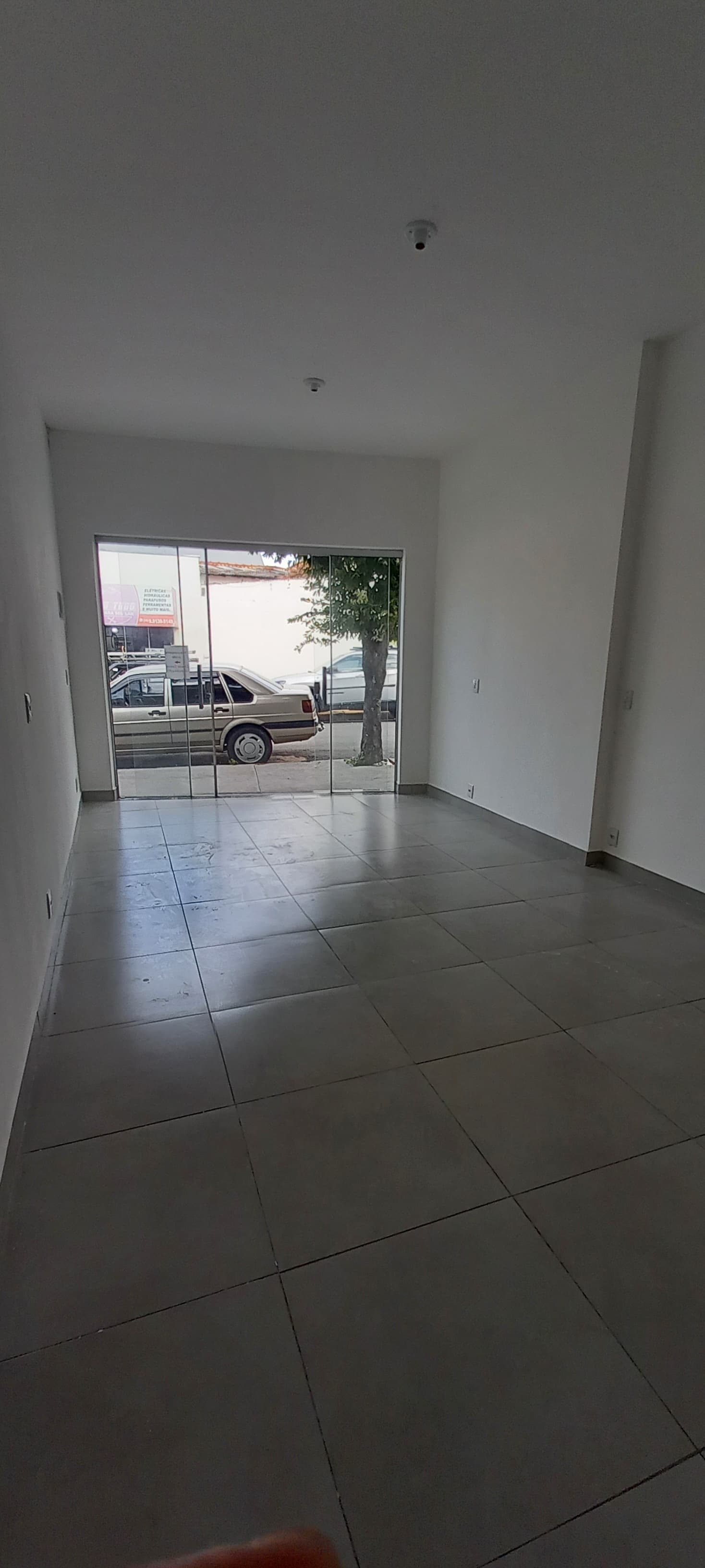 PONTO COMERCIAL PARA LOCAÇÃO - VILA LAMBARI