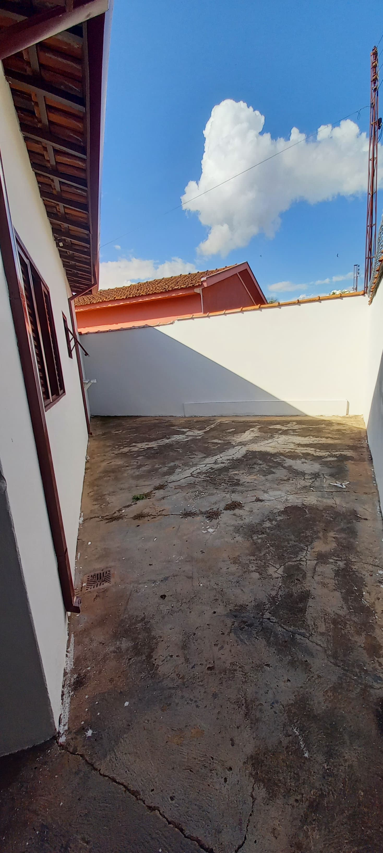 CASA PARA LOCAÇÃO - JARDIM ALVORADA.