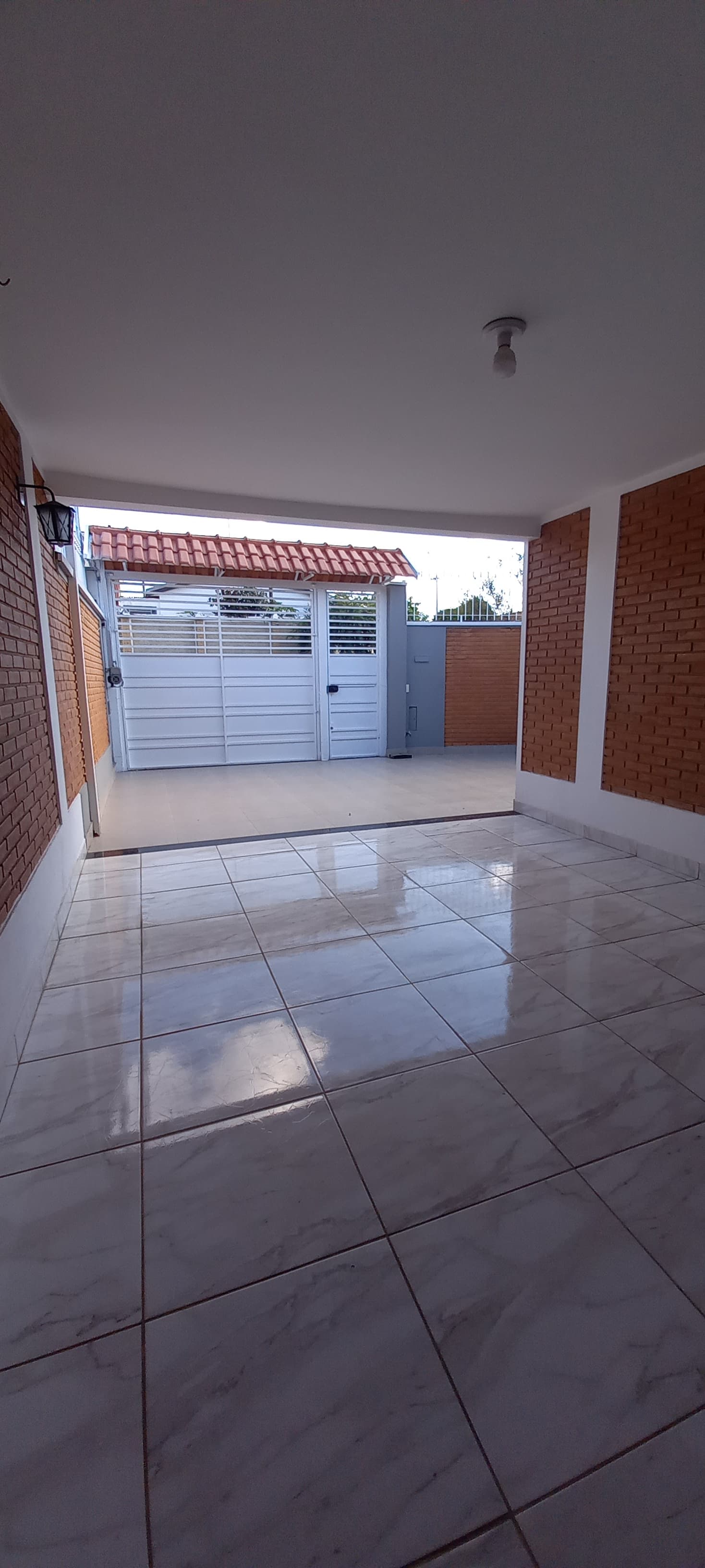 CASA PARA LOCAÇÃO - JARDIM SÃO DOMINGOS.