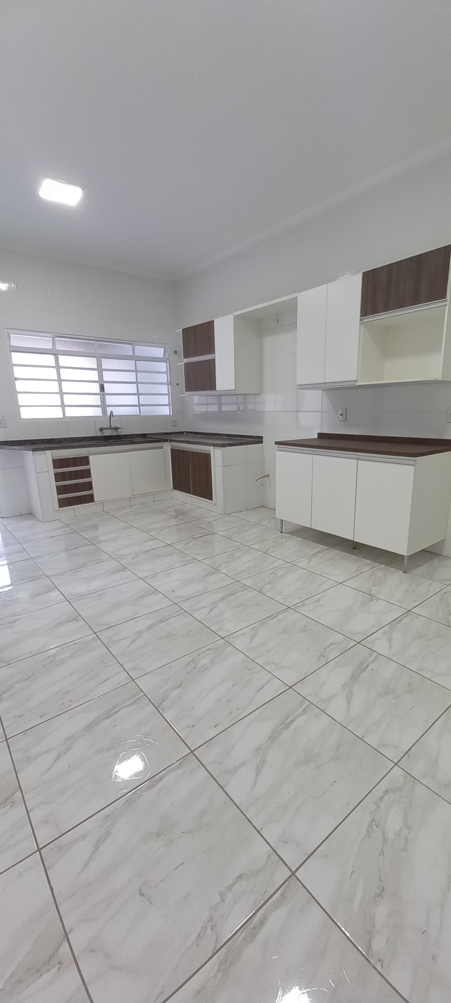CASA PARA LOCAÇÃO - JARDIM SÃO DOMINGOS.