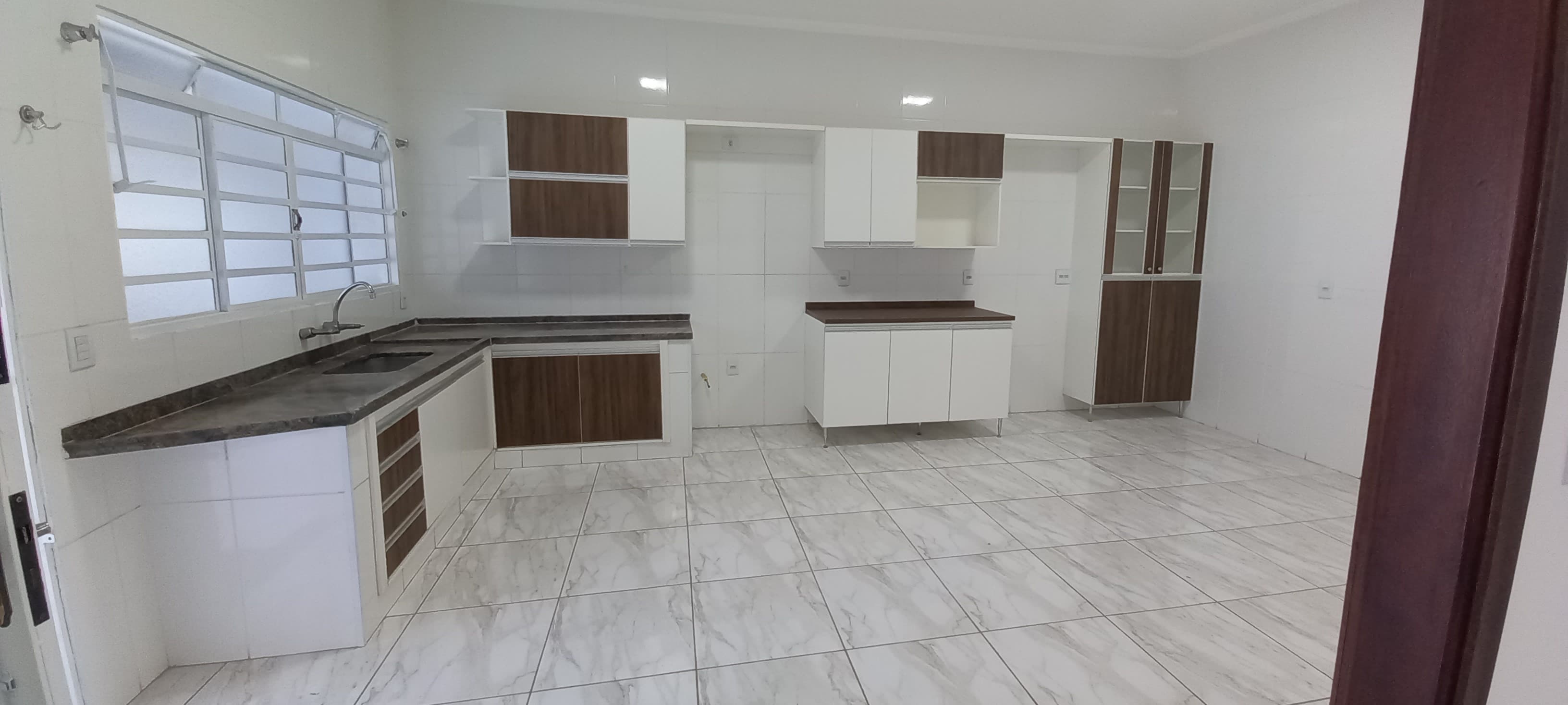CASA PARA LOCAÇÃO - JARDIM SÃO DOMINGOS.