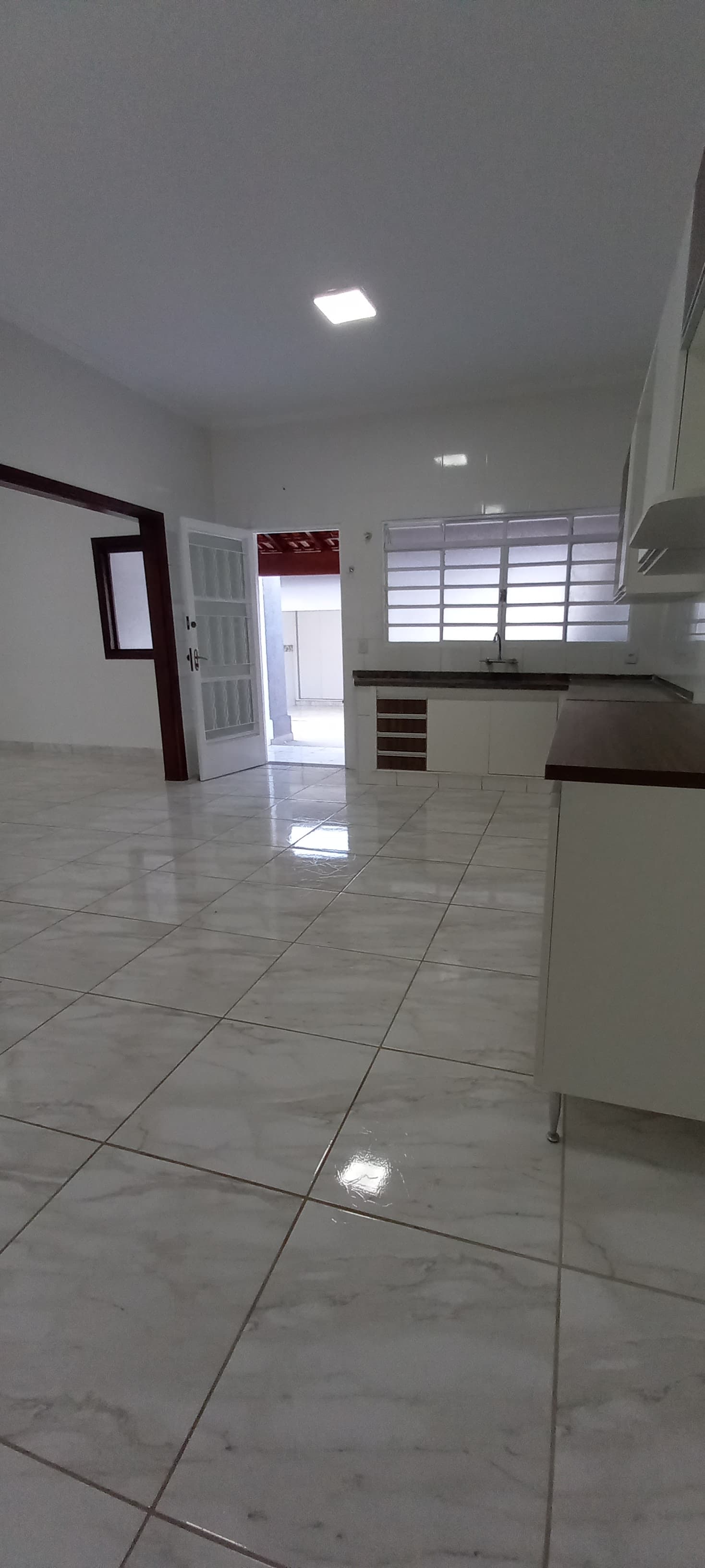 CASA PARA LOCAÇÃO - JARDIM SÃO DOMINGOS.